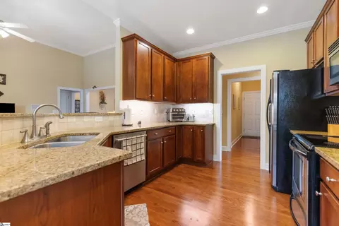 Kitchen - 271 Silver Hawk Dr, Duncan, SC 29334 photo 2 of 3