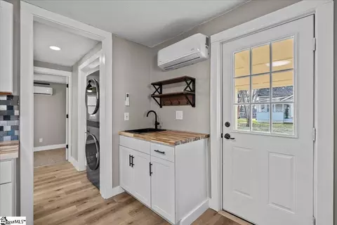 110 E James St, Greer, SC 29651 photo 10