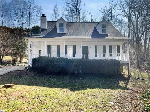 1004 Still Hollow Aly, Taylors, SC 29687