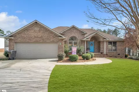 320 Bass Cove Dr, Taylors, SC 29687