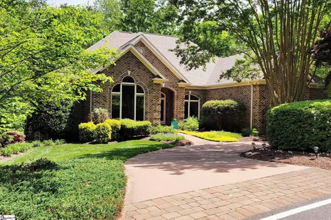 101 Lake Hills Ln, Travelers Rest, SC 29690