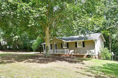 126 Cannon Cir, Wellford, SC 29385