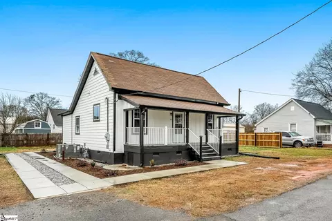 18 Conner St, Pelzer, SC 29669