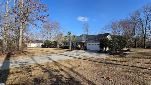 495 Silver Lake Rd, Duncan, SC 29334