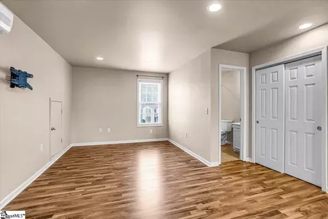 Living - 104 Williamsburg Way, Easley, SC 29642 photo 6 of 6