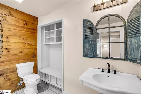 Bath - 104 Williamsburg Way, Easley, SC 29642 photo 1 of 4