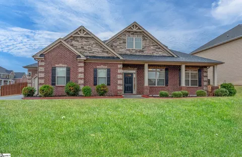 204 Foxhill Dr, Simpsonville, SC 29681