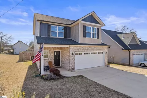 Exterior - 220 B St, Greer, SC 29651 photo 2 of 4
