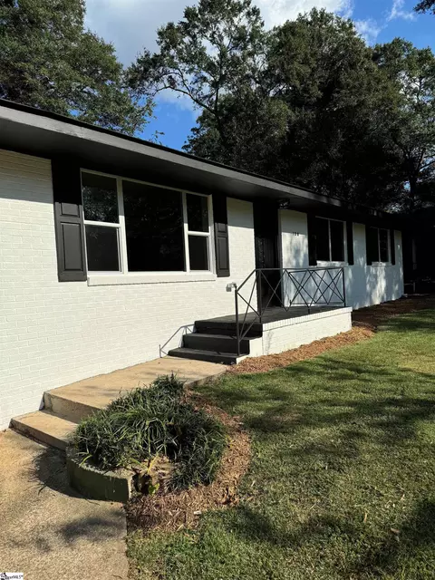 106 Brookforest Dr, Greenville, SC 29605