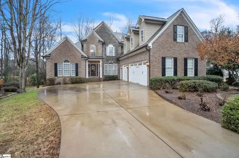 521 Foxcroft Rd, Greenville, SC 29615