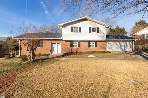 106 Wellington Dr, Mauldin, SC 29662