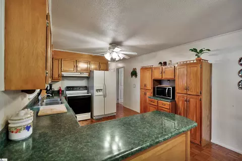 Kitchen - 111 Frisco Dr, Pendleton, SC 29670 photo 3 of 5