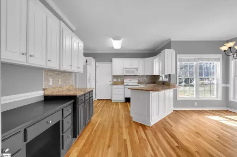 321 Camperdown Ct, Easley, SC 29642 photo 13