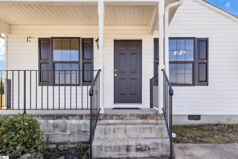 404 Opal Ct, Greer, SC 29651 photo 4