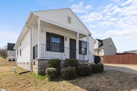 404 Opal Ct, Greer, SC 29651 photo 3