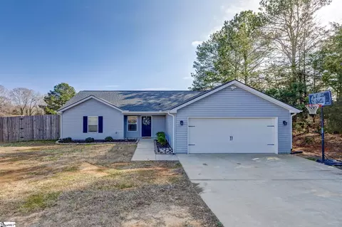 1731 Currys Lake Rd, Gray Court, SC 29645