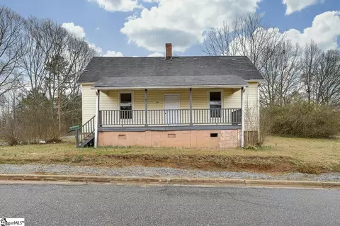 204 Kay St, Honea Path, SC 29654