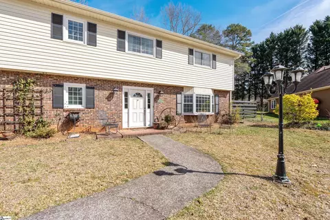 10 Dronfield Ct, Greenville, SC 29609