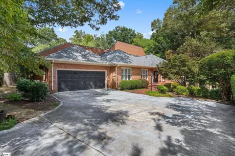 17 Hidden Hills Dr, Greenville, SC 29605