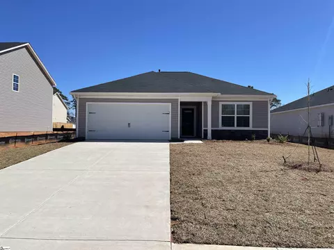 131 Southern Magnolia Ln, Laurens, SC 29360