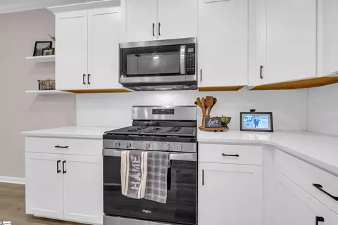Kitchen - 357 Stirrup Ct, Greer, SC 29651 photo 5 of 6