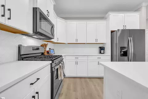 Kitchen - 357 Stirrup Ct, Greer, SC 29651 photo 4 of 6