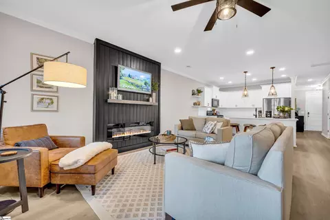 Living - 357 Stirrup Ct, Greer, SC 29651 photo 4 of 4