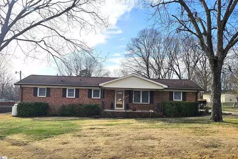 107 Marcie Dr, Boiling Springs, SC 29316