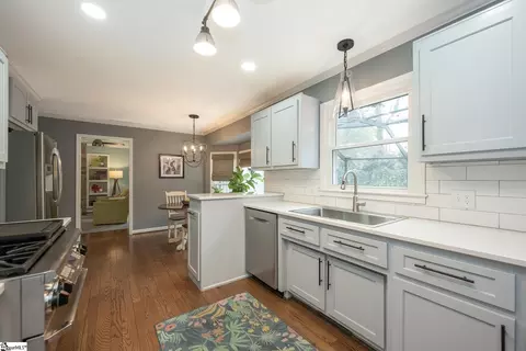 Kitchen - 101 Yorkshire Ct, Easley, SC 29642 photo 2 of 5