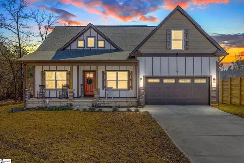 359 Dancing Water Dr, Chesnee, SC 29323