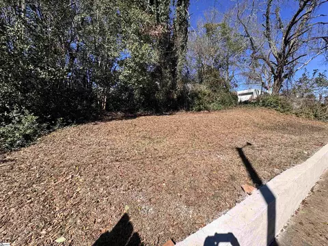 Exterior - 211 Morrow St, Greer, SC 29650 photo 3 of 4
