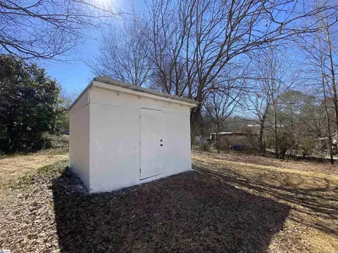 Exterior - 403 W C Ave, Easley, SC 29640 photo 7 of 10
