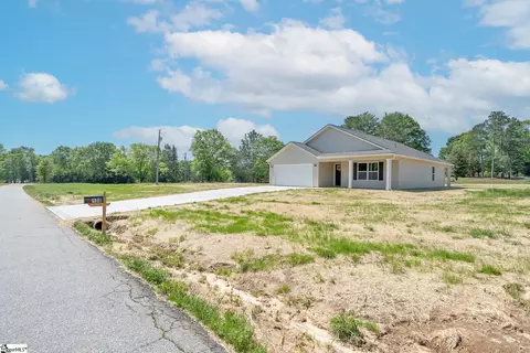 108 Lollis Rd, Laurens, SC 29360
