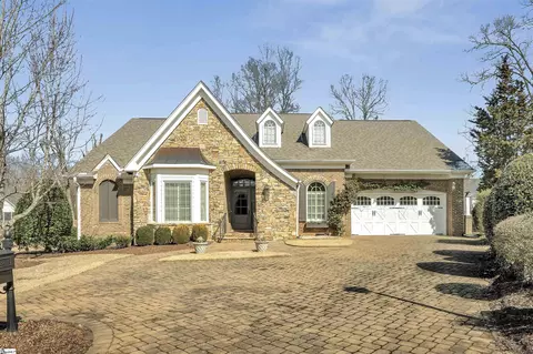 320 Limerick Ct, Simpsonville, SC 29681