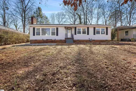 7 Glenmore Dr, Greenville, SC 29617