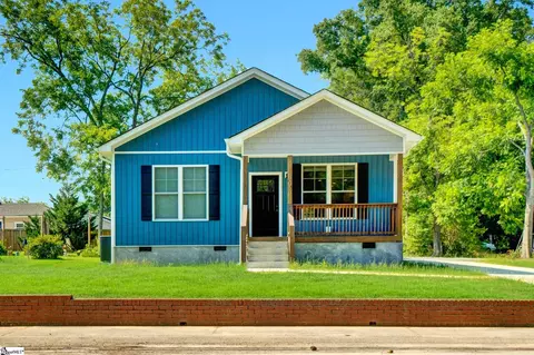 201 Pine St # B, Clinton, SC 29325
