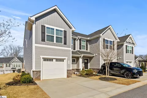 104 Englefield Dr, Fountain Inn, SC 29644