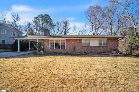 2 Forestdale Dr, Taylors, SC 29687