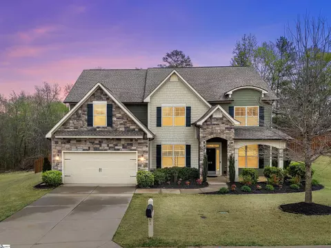 160 Sapphire Pointe Dr, Duncan, SC 29334