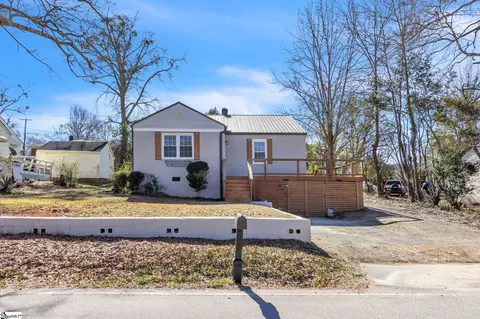 605 Pineview Dr, Pickens, SC 29671