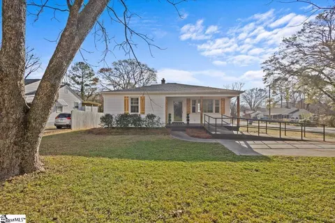 537 Lucerne Dr, Spartanburg, SC 29302