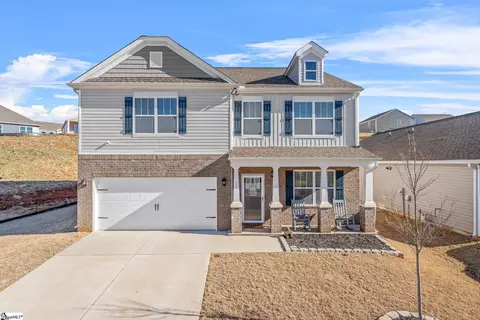 27 Oak Edge Ln, Greer, SC 29651