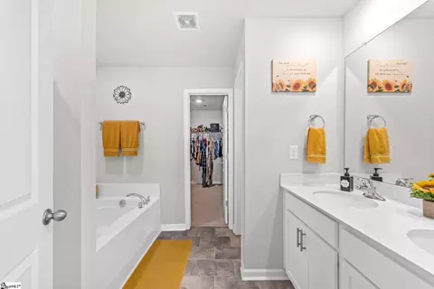 Entry Way - 27 Oak Edge Ln, Greer, SC 29651 photo 10 of 12