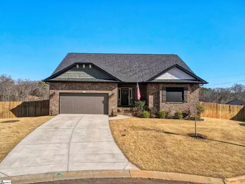 5 Moonlight Ln, Greenville, SC 29605