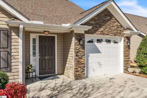 47 Eaglecrest Ct, Simpsonville, SC 29681