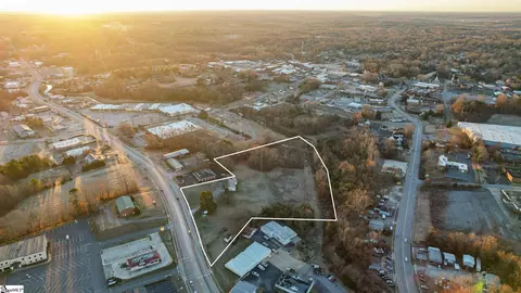 315 Hillcrest Dr, Laurens, SC 29360