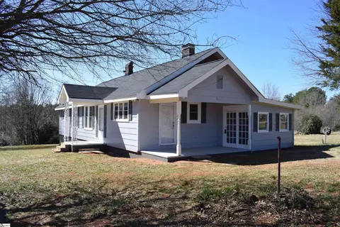 219 Shady Grove Ln, Wellford, SC 29385