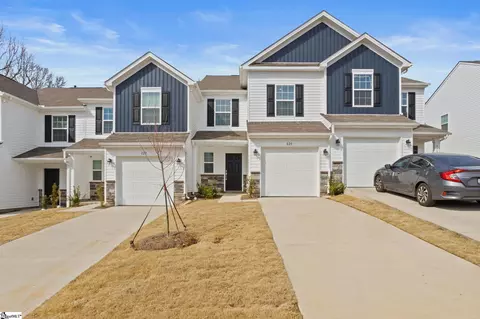 820 Harper St, Reidville, SC 29375