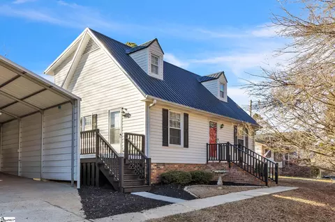 Exterior - 922 Smith Grove Rd, Easley, SC 29640 photo 2 of 3