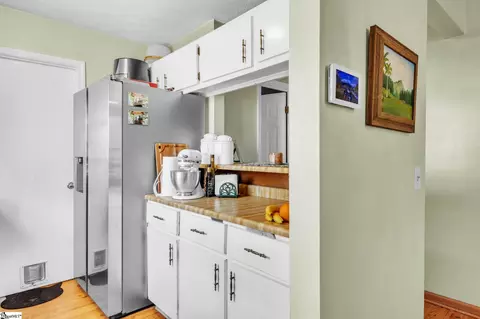 Kitchen - 922 Smith Grove Rd, Easley, SC 29640 photo 2 of 2